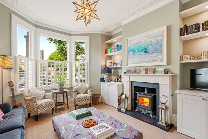 5 Bedroom Terraced House For Sale In Herndon Road, SW18