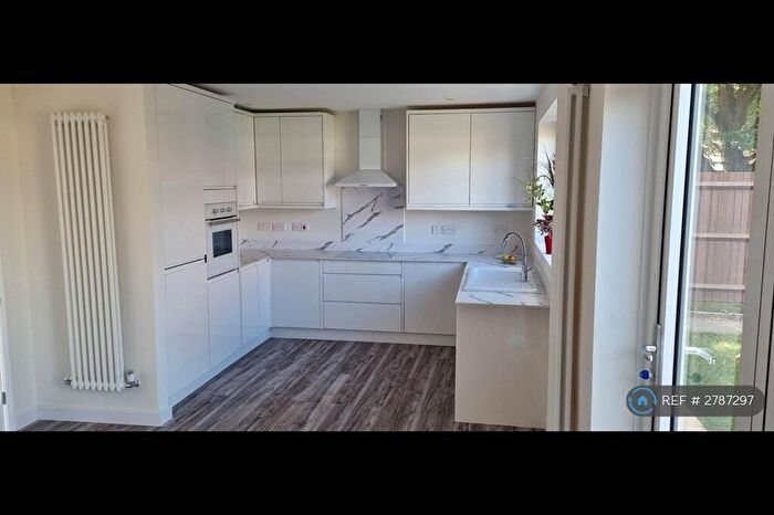 3 Bedroom Semi Detached House To Rent In Norman Road, Barton-Le-Clay, Bedford, MK45