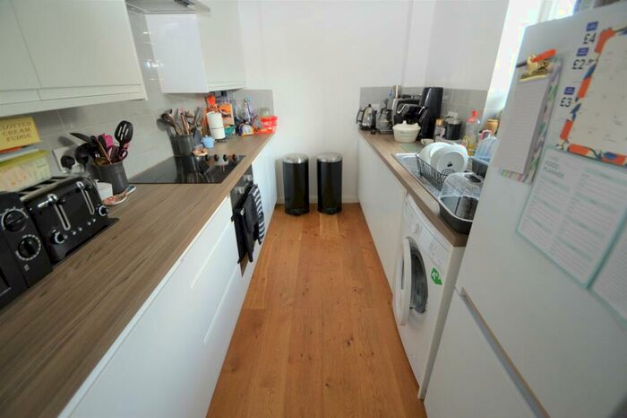 2 Bedroom Apartment To Rent In Maplin Park, Slough, Berkshire, SL3