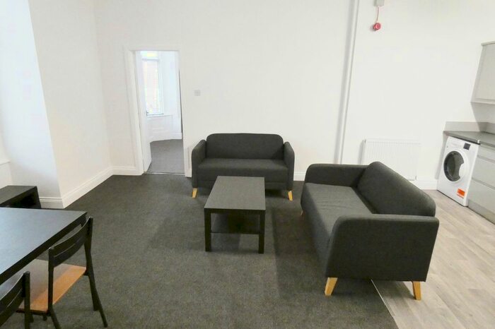 2 Bedroom Flat To Rent In Holmfield Road, Fulwood, Preston, PR2