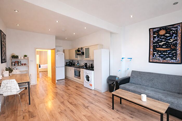 2 Bedroom Flat To Rent In Arthur Road, Holloway, London, N7
