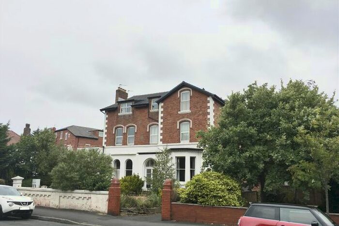 3 Bedroom Flat To Rent In Sff, Park Roadsouthport, PR9