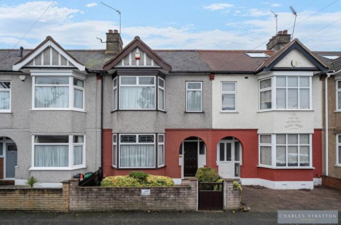 3 Bedroom Terraced House For Sale In Hastings Road, Gidea Park, RM2