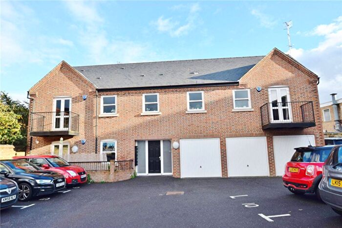 1 Bedroom Flat To Rent In Museum Mews, Bushey, WD23