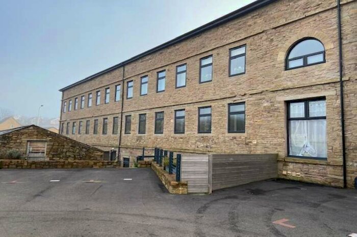 2 Bedroom Flat To Rent In Holcombe Road, Rossendale, BB4