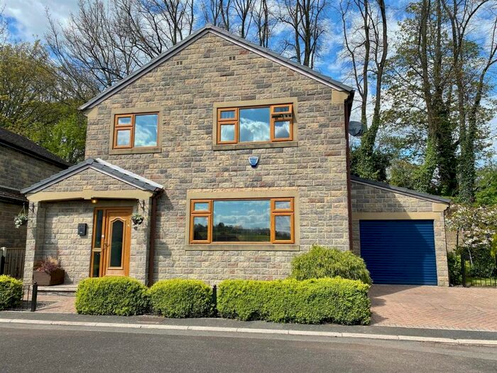 Houses for sale & to rent in WF15 8DF, Quaker Lane, Cleckheaton Liversedge