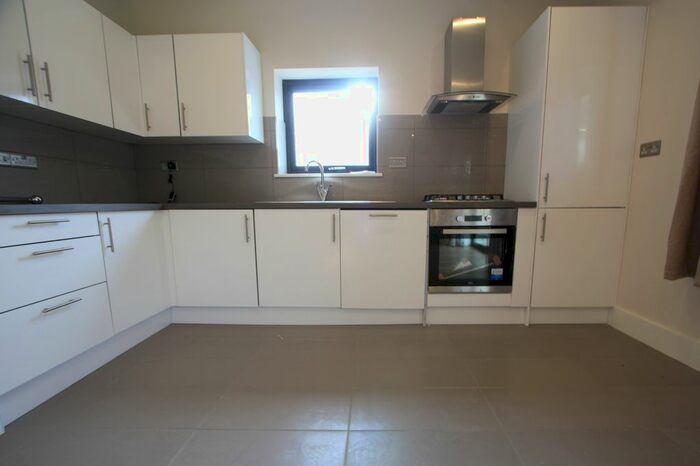 1 Bedroom Flat To Rent In Garratt Lane, London, SW18