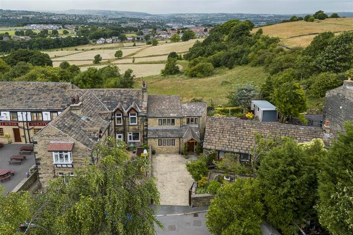 3 Bedroom Property For Sale In Hall Bower, Huddersfield, HD4