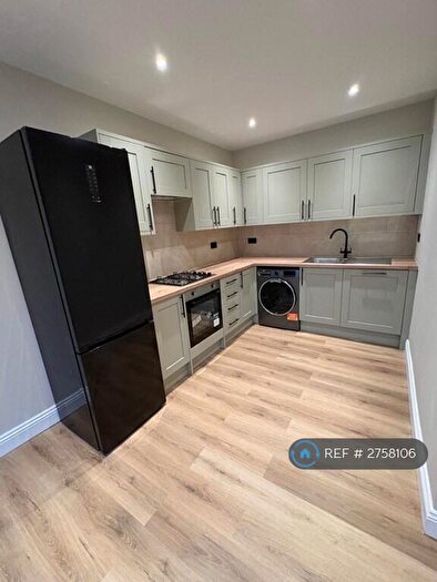 3 Bedroom Flat To Rent In Thornhill Road, Croydon, CR0