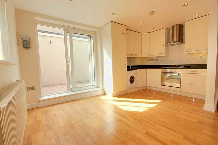 2 Bedroom Detached House To Rent In Haselbury Road, Edmonton, N18