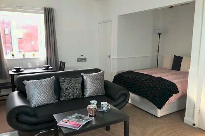 Studio To Rent In Cumberland Court, Headingley, Leeds, LS6