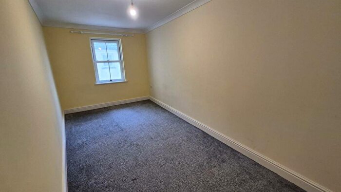 3 Bedroom Town House To Rent In Market Street, Haverfordwest, SA61