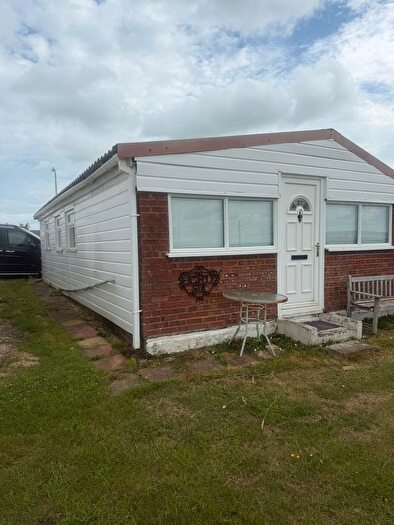 3 Bedroom Chalet For Sale In Park Avenue, Leysdown, Kent, ME12