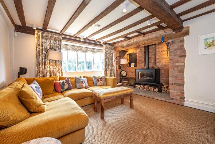 6 Bedroom Country House For Sale In Church Road, Snitterfield, Stratford-upon-Avon, CV37