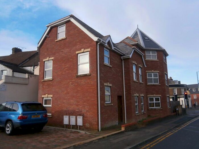 1 Bedroom Flat To Rent In Gillingham Road, Gillingham, ME7
