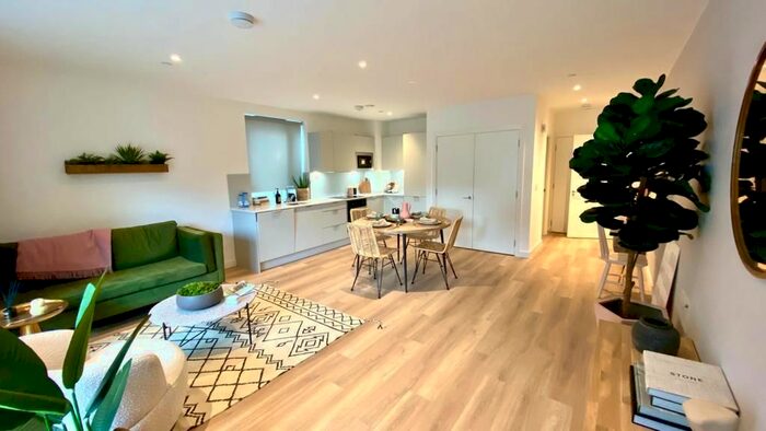 1 Bedroom Flat To Rent In Didsbury Close, London, E6