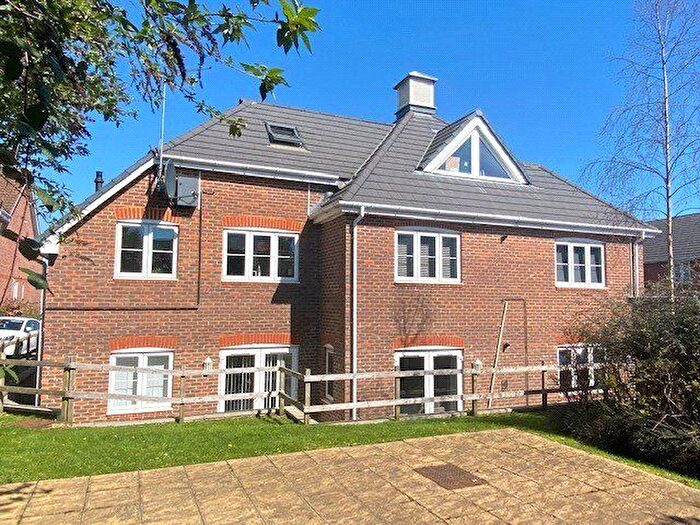 1 Bedroom Flat To Rent In Redbury Drive, Park Gate, Southampton, Hampshire, SO31