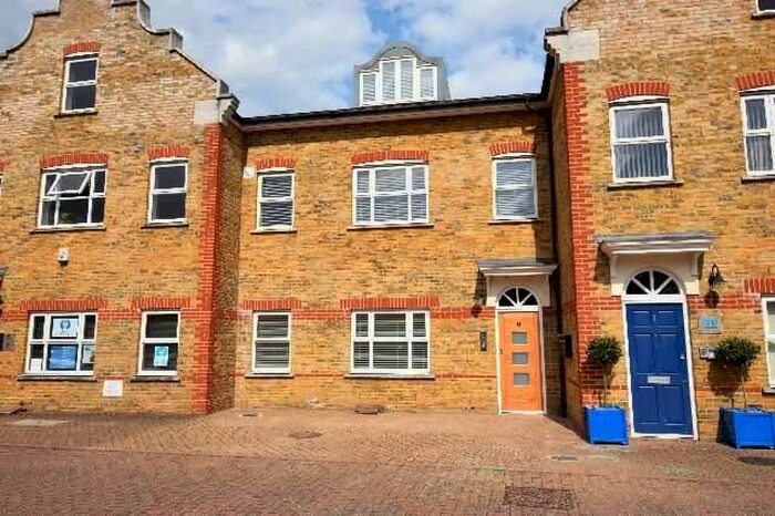 2 Bedroom Flat To Rent In The Mews High Street, Hampton Hill, TW12