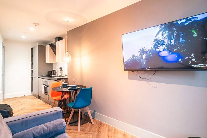 2 Bedroom Flat To Rent In City Of Salford, M3