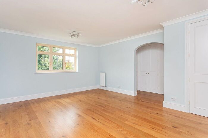 5 Bedroom Detached House For Sale In St. Giles Close, Winchester, SO23