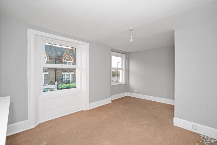 2 Bedroom Flat To Rent In Perry Vale, London, SE23