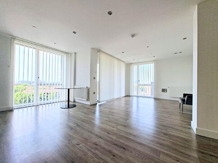 3 Bedroom Flat To Rent In Creative Road, London, SE8