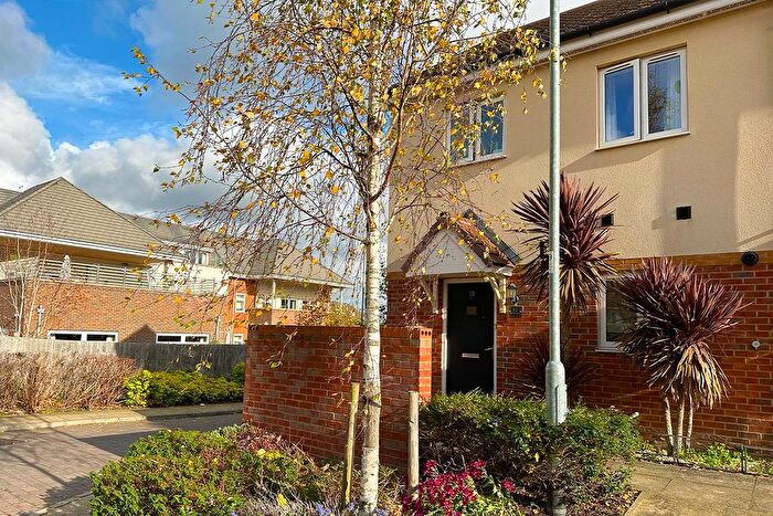 3 Bedroom End Of Terrace House For Sale In Stilwell Close, Orpington, BR5