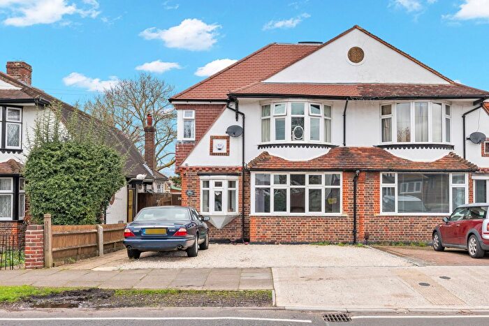 5 Bedroom Semi Detached House For Sale In Park Avenue West, Stoneleigh, Surrey, KT17