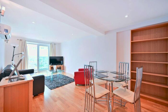 2 Bedroom Flat To Rent In Uxbridge Road, Ealing, London, W5