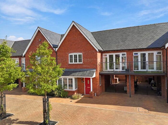 3 Bedroom Semi-Detached House For Sale In Condor Gate, Chelmsford, CM3
