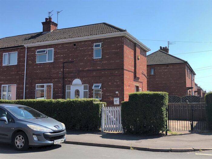3 Bedroom Semi-Detached House To Rent In Japan Road, Gainsborough, Lincolnshire, DN21