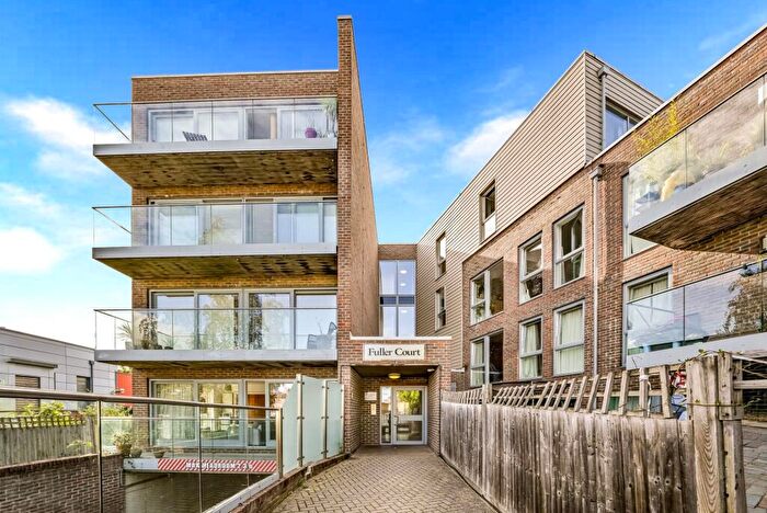 1 Bedroom Flat For Sale In Fuller Court, Park Road, Crouch End, N8