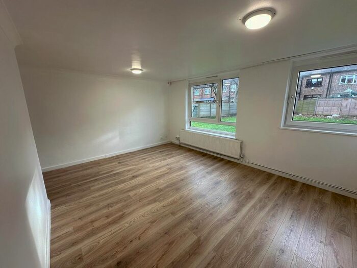 3 Bedroom Flat To Rent In Altair Close, Tottenham, N17