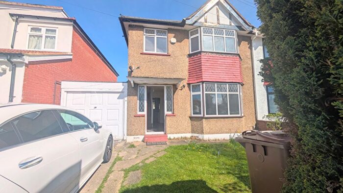 3 Bedroom Semi Detached House To Rent In Twyford Road, Harrow, HA2