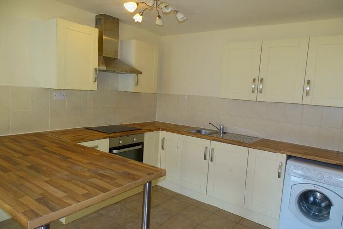 2 Bedroom Flat To Rent In South Street, Peterborough, Cambridgeshire, PE2