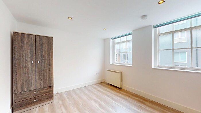 Studio To Rent In Kilburn High Road, London, NW6