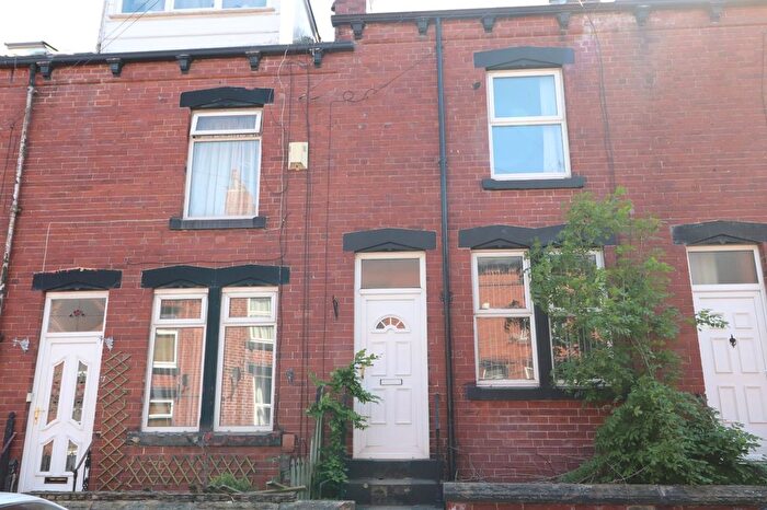 2 Bedroom Detached House To Rent In Moorfield Avenue, Leeds, West Yorkshire, Uk, LS12