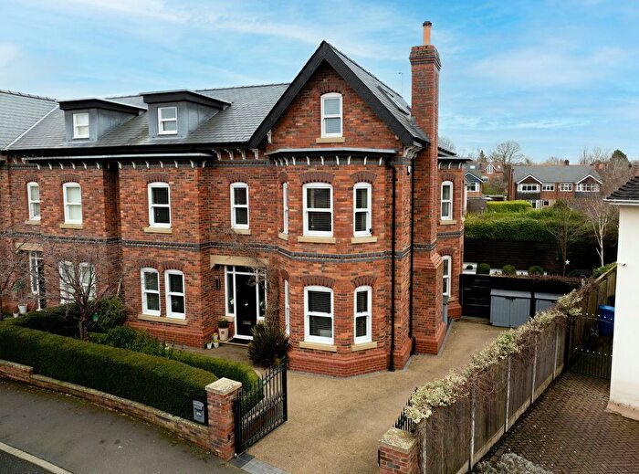 5 Bedroom Semi Detached House For Sale In Vicarage Lane, Bowdon, WA14