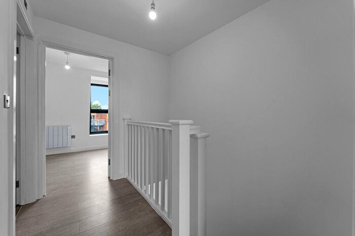 2 Bedroom Flat To Rent In Staines Road, Hounslow, TW14