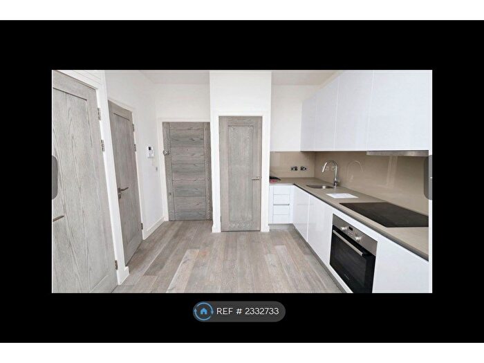 1 Bedroom Flat To Rent In Brickfield Court, Slough, SL1