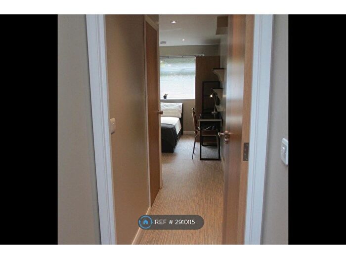 Studio To Rent In Egham, Egham, TW20