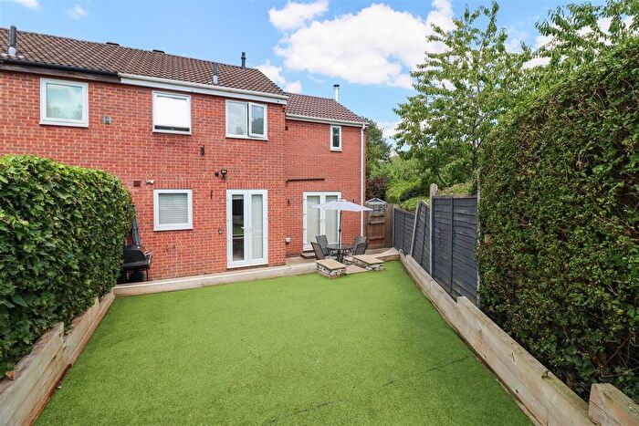 3 Bedroom Semi-detached House For Sale In Tunstall Way, Walton, Chesterfield, S40