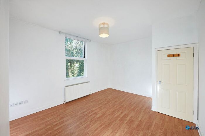 1 Bedroom Flat For Sale In Mannering Road, Aigburth, L17