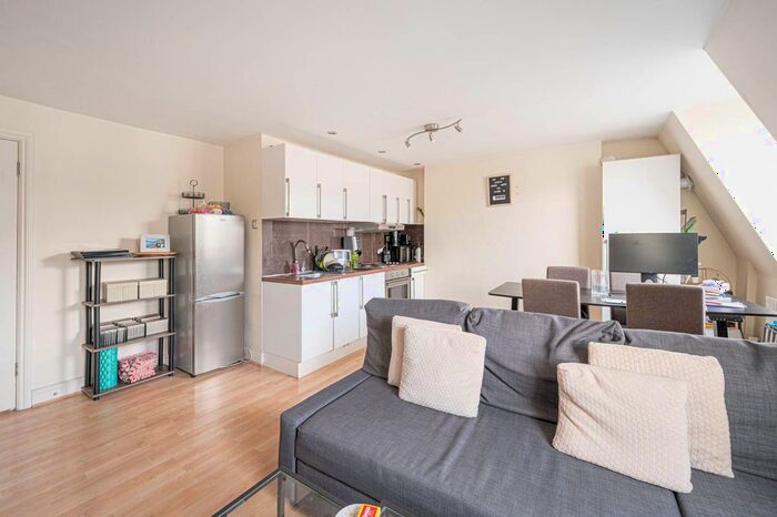 1 Bedroom Flat To Rent In St Julians Road, Kilburn, London, NW6