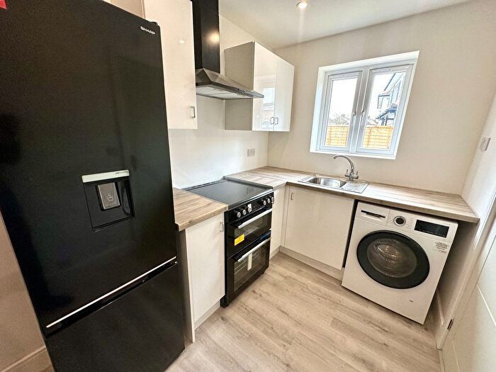 1 Bedroom Studio To Rent In Weymouth Road, Hayes, UB4