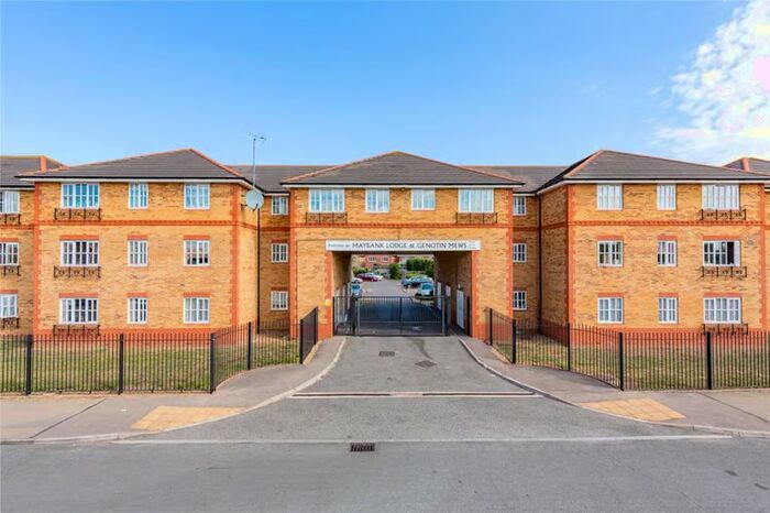 2 Bedroom Flat To Rent In Maybank Avenue, Hornchurch, RM12
