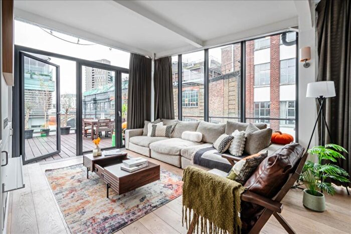 3 Bedroom Apartment To Rent In Boundary Street, Shoreditch, London, E2