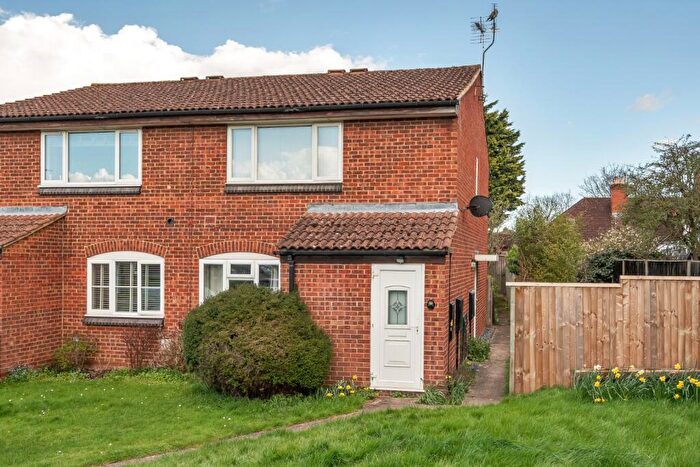 1 Bedroom Apartment For Sale In Hazelrig Drive, Thame, Oxfordshire, OX9