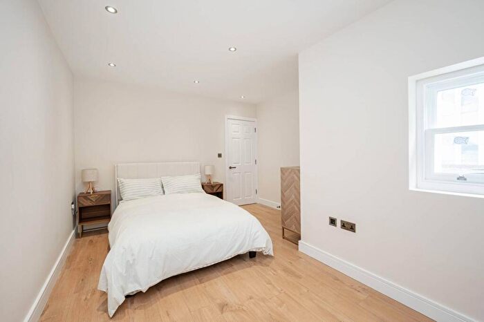 3 Bedroom Flat For Sale In The Royal Duke, Commercial Road, Shadwell, London, E1
