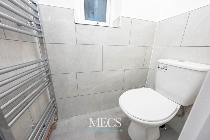 3 Bedroom Semi-Detached House For Sale In Wood Street, Dudley, West Midlands, DY2